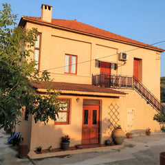 Casapatrikò is a house that we like to call "historical". It is our ancestors’ h Vamvakopoulo, Greece CASA PATRIKO' - TERRAZZA Entire rental unit vacation rental 35062166