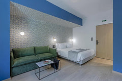 This type of room, concerns an apartment with a window on the main façade of the GR Queen Studio by Acro Urban Suites Room in aparthotel vacation rental 49766458