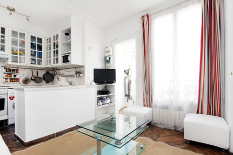 2 Bedroom Apartment with an open plan lounge and kitchen. One toilet with shower Paris, France 3 rooms flat,  Paris 9, St Lazare Entire rental unit vacation rental 2579897