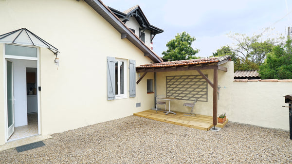 Belle petite maison entièrement rénovée ! Située au Bouscat dans un quartier cal Bordeaux, France Belle maison Bordeaux/Jardin/Parking Entire home vacation rental 34829280