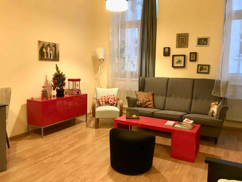 A cozy and very spacious flat located in a classical old Viennese building. <br   Cosy Apartment close to the city centre Entire rental unit vacation rental 37238769
