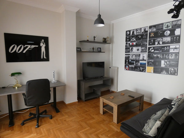 Wake up in this bright apartment located in a super Safe and Quiet neighborhood, Chalandri, Greece ★Welcome in the Cinema lovers aprt★ Entire rental unit vacation rental 42859919