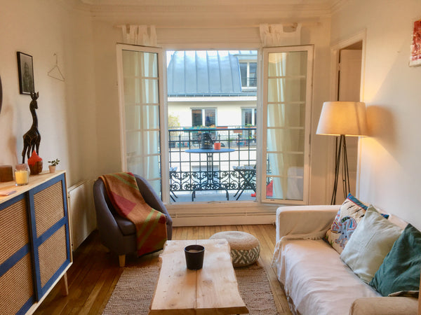 Joli 2 pièce lumineux avec balcon. Situé au 5ème étage d'un immeuble haussmannie Paris, France Charmant 2 pièces avec balcon Entire rental unit vacation rental 30164513