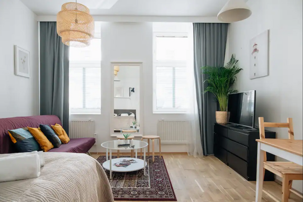 Beautiful Studio located in vibrant neighborhood. All shops nearby, metro 200m a Vienna, Austria Explore Vienna from Homey and Bright Studio Entire condo vacation rental 52755829
