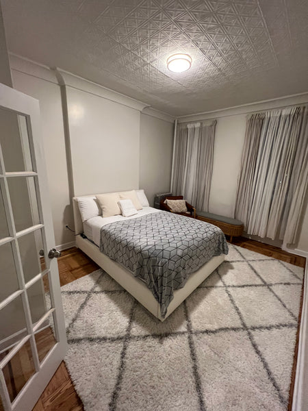 This private apartment boasts all-new furniture, top-notch utilities, and a bed   Rental unit in New York · ★New · 1 bedroom · 1 bed · 1 bath Entire rental unit vacation rental 1070829705357248519