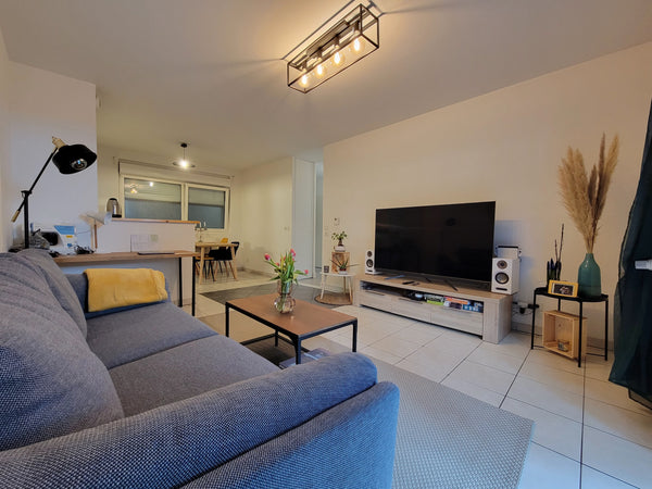 Idéalement situé a 2 pas des quais dans le quartier des Chartrons (le plus sympa Le Bouscat, France Bordeaux : Appartement cosy proche des quais Entire rental unit vacation rental 578158671294620706