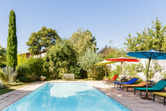 Laissez-vous surprendre par cette ancienne maison de maraîcher restaurée et meub Lyon, France Maison de vacances avec piscine et Jardin dans Lyon à La Croix Rousse Un havre de verdure Entire home vacation rental 12379052