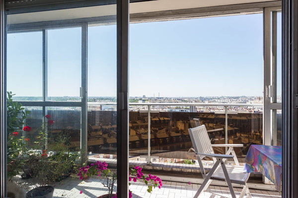 Located on the 12th floor, exposition to the South, 50m2 flat, very light, with  Paris, France Nice flat, large balcony, big view Entire rental unit vacation rental 7066124