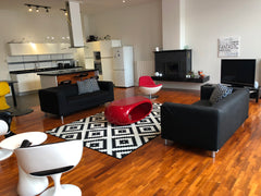 A proximité du Parc Elisabeth, très belle maison se situant à l'arrière d'un imm  Dali & Design II Private room in home vacation rental 36977786