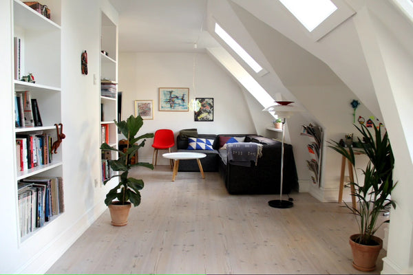 Lejligheden ligger lige ved kartoffelrækkerne, 10 minutters gang fra Østerport s  Skøn lys penthouselejlighed på Østerbro Entire condo vacation rental 639135821040637737