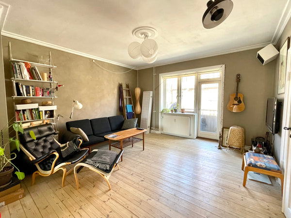 Welcome to our home. The place features a fully equipped kitchen, living room, w Denmark Spacious, homey flat 100m from metro station Entire rental unit vacation rental 41336163