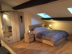 Venez profiter d’une grande chambre à deux pas de l’opéra pendant ce week end de Lyon, France Très grande chambre au cœur de la presqu’île Private room in rental unit vacation rental 21959567