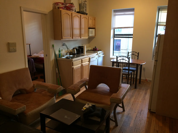 This is a nice little place ideally situated 2 blocks from the 1 train and just  Paris, France Rental unit in New York · 1 bedroom · 1 bed · 1 shared bath Shared room in rental unit vacation rental 4244576