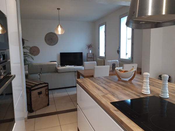 Charmante maison en pierre ensoleillée dans quartier calme avec SPA thérapeutiqu Bègles, France charme & calme Entire home vacation rental 30440153