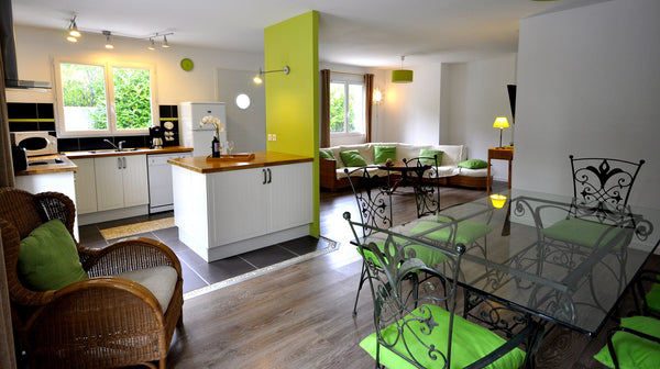 Maison de plain pied avec jardin arboré toute équipée, meublée et décorée avec s Mérignac, France Maison agréable et chaleureuse Entire villa vacation rental 27619539