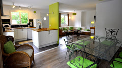 Maison de plain pied avec jardin arboré toute équipée, meublée et décorée avec s Mérignac, France Maison agréable et chaleureuse Entire villa vacation rental 27619539