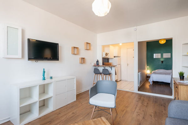 30m2 au cœur de Lyon, entre Perrache et Confluence. <br /><br />5mn à pied de la Lyon, France Appart rénové au cœur de Lyon Entire rental unit vacation rental 29908912