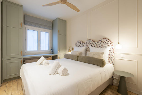 Pieter Gillis represents this amazing one-bedroom apartment at the third floor o Antwerp, Belgium Le Pierre Entire serviced apartment vacation rental 558490939717279720