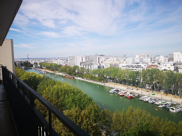 <b>The space</b><br />Au bord du canal de l'Ourcq, au treizième étage avec balco Paris, France Vue imprenable sur tout Paris, au bord du canal Entire rental unit vacation rental 28375844