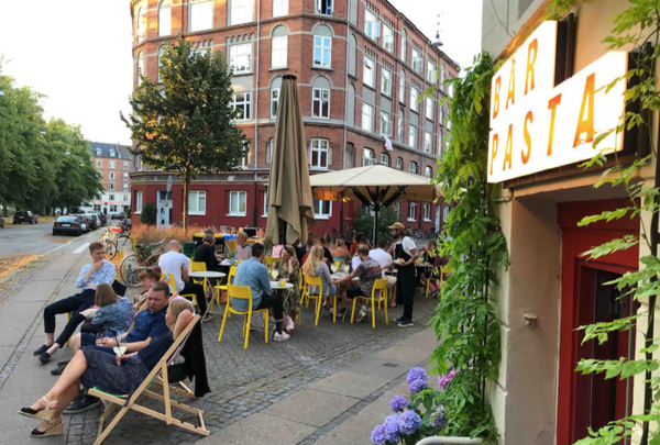 Stor rummelig bolig på det centrale og trendye Nørrebro. 3 soveværelse, et køkke Copenhagen, Denmark Big 4 bedroom apt w. Balcony in cozy Nørrebro Entire rental unit vacation rental 44741198