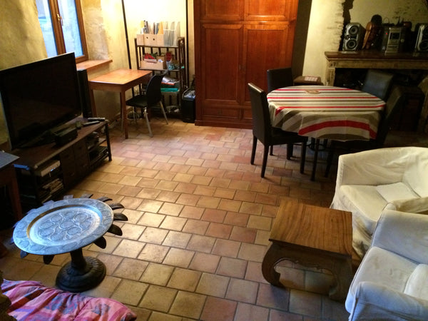 L'appartement de 62m² est situé dans les traboules de la colline de Fourvières.   Appartement ancien situé dans le Vieux Lyon Entire rental unit vacation rental 24110458