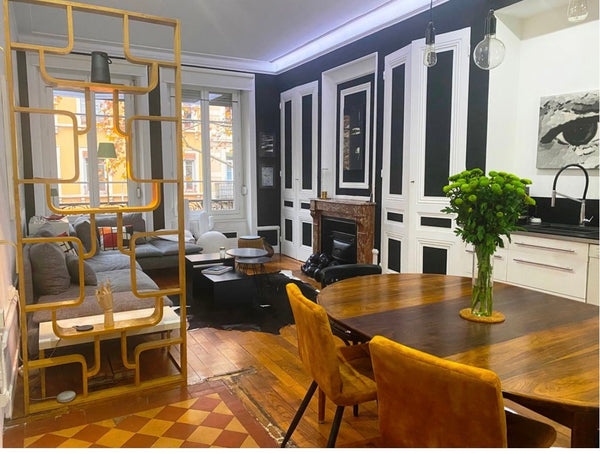Profitez d'un logement élégant et central. À 10 mn à pied de la gare de la part  Lyon, France Lyon part dieu sud  Vintage et moderne Entire rental unit vacation rental 717301077653673062