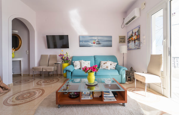 Casa Ana is perfectly located an easy couple minute walk from the main bus/taxi  Fira, Greece Casa Anna, CENTRAL, island views. Entire rental unit vacation rental 21422133