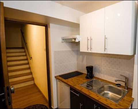 Appartement situé proche du jardin du Luxembourg, des boulevards Saint-Michel et Paris, France Small apartment furnished Entire rental unit vacation rental 11184009