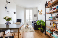 Situé au 3 ème étage (avec ascenseur) d'un très bel immeuble bourgeois du XIXe,  Paris, France Charmant & cosy 2 p. à Montmartre Entire rental unit vacation rental 10697056