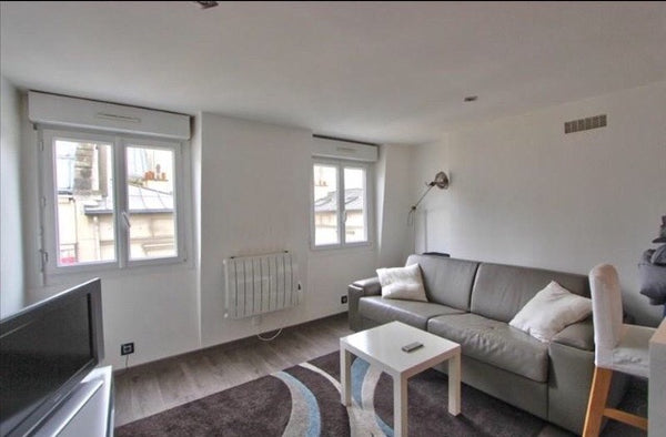 Charming studio around 25m2 closed to Republique and Canal St Martin. Ideally lo  Lovely studio Republique/ Canal Entire rental unit vacation rental 9273151
