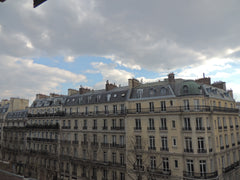 Très beau studio au centre de Paris - à quelques minutes à pied de la Seine et d Paris, France LOVELY SUNNY ARTIST STUDIO AT THE HEART OF PARIS Entire rental unit vacation rental 5910736