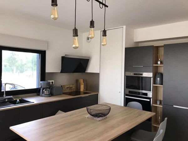 Bel appartement lumineux se situant sur la ville de Bègles, pont de la maye .Tou La Teste-de-Buch, France Appartement traversant  lumineux   avec terrasse Entire condo vacation rental 46390295