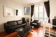 Charming rare independent 32 square meter house<br />On the hill of Montmartre,  Paris, France Charming two-storey house with patio in Montmartre Entire townhouse vacation rental 29050029