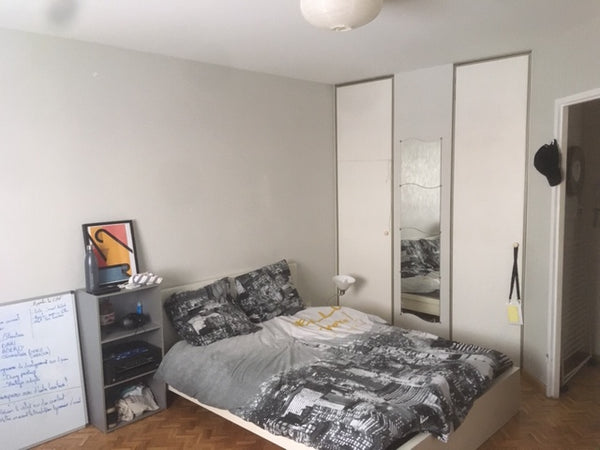 Le logement est très bien situé, à deux pas du métro Saxe-Gambetta. Il est dans  Le Vibal, France Studio pour 2 à Lyon (proche du métro Saxe) Entire rental unit vacation rental 43853975
