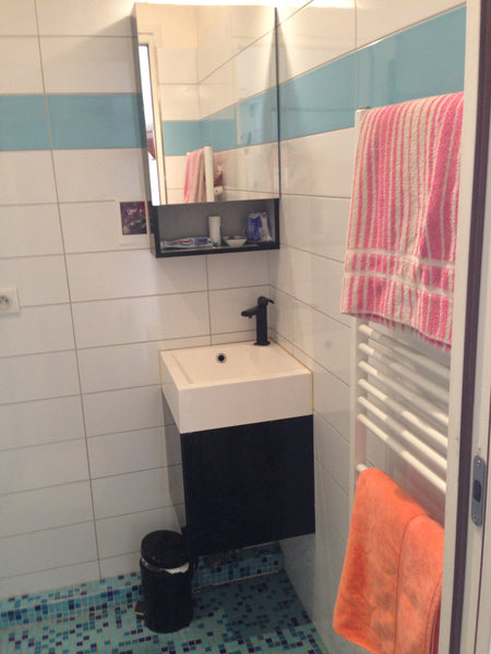 Appartement très mignon situé en plein cœur de Belleville, au centre de restaura Paris, France Grand studio très calme Belleville... Entire rental unit vacation rental 19543813