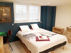 Très bien situé et très calme dans PARIS 12ème.  Proche transports, commerces et Paris, France PARIS PASSION 2Chambres: J'ai Deux Amours & J'Aime Private room in bed and breakfast vacation rental 20207552