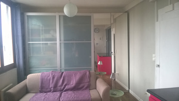 Bright Studio 2 minutes away from the Subway (La Fourche) . Lively area with sho  Studio lumineux avec vue Entire rental unit vacation rental 28977137