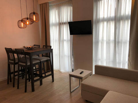 Appartement lumineux meublé 2ème étage, idéalement situé Place Saint-Géry (à deu  Appart. 1 ch. Place Saint-Géry. Bruxelles Centre Entire rental unit vacation rental 46443974