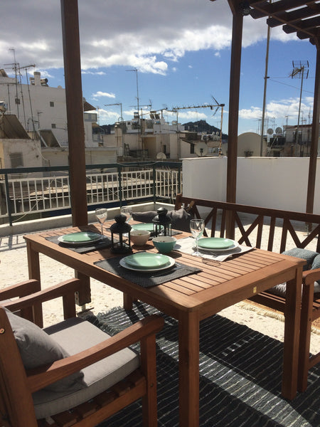 This romantic studio with its huge 60 m2 terrace and its outdoor kitchen is<br / Paris, Île-de-France, France Top roof appartment with large terrasse Entire rental unit vacation rental 24363926