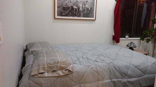 Bedroom in a modern apartment with many convenient amenities, only a block away  Lynn, MA Rental unit in New York · ★5.0 · 1 bedroom · 1 bed · 1 shared bath Private room in rental unit vacation rental 22570044
