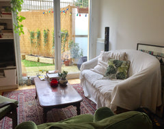 Very cosy and quiet 1 bedroom flat, with a cute garden in Paris. Living room, op Paris, France Sweet 1 bedroom & garden flat in Paris Entire rental unit vacation rental 4687219