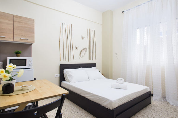 Perigrafi<br />The studio is at the 1 floor and it's 18 square meters. Inside th Athens, Greece Relaxing small studio near to Acropolis 2 Entire rental unit vacation rental 37247780