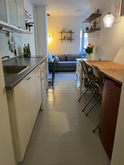 Nyd det simple liv i denne fredelige og centralt beliggende bolig. Der er 1 km t  Lejlighed med fantastisk beliggenhed Entire condo vacation rental 540526116148617471