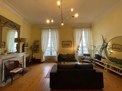 Appartement situé sur les quais des Chartrons, quartier des antiquaires. <br />A Bordeaux, France Appartement 80m2 avec vue Garonne aux Chartrons Entire rental unit vacation rental 43365201