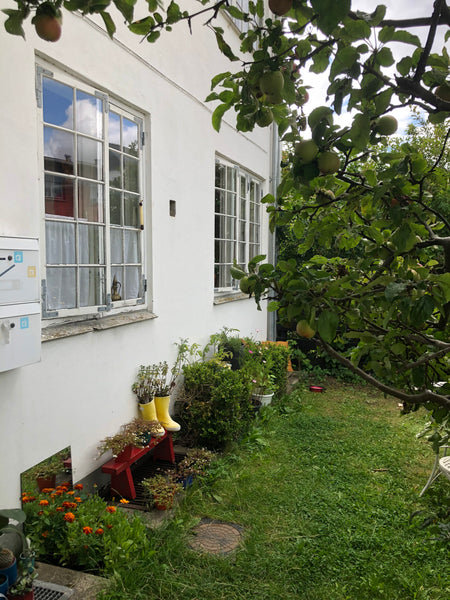 Small cozy apartment. Close to the city, in quiet green area. The apartment is o Copenhagen, Denmark Charming and cozy. Quiet and green... Entire rental unit vacation rental 43616621