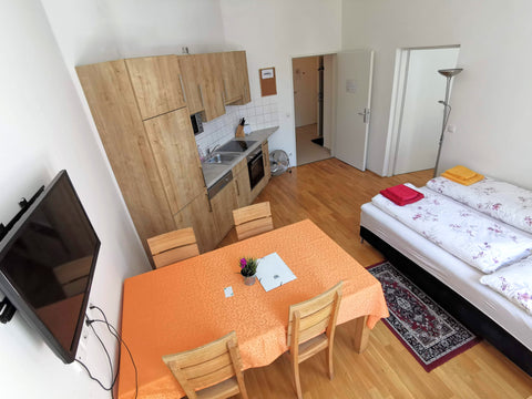 Completely renovated apartment for 2-4 people, very well connected, right next t Vienna, Austria New 2-room apartment Type B Entire rental unit vacation rental 2706311