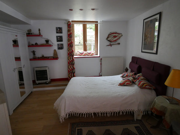 Chambre dans maison ancienne, quartier historique de Saint Irénée, près des site Lyon, France Mieux découvrir Lyon Private room in bed and breakfast vacation rental 42394391