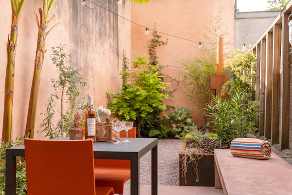 Welcome to this spacious duplex-apartment that is uniquely located on a top loca Bruges, Belgium Spacious duplex apartment on top location in Gent Entire rental unit vacation rental 639590796160088188