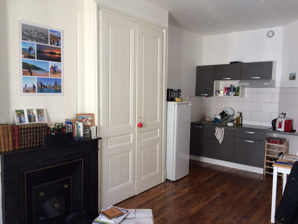 Appartement ancien complètement restauré avec beaucoup de goût : cuisine équipée Lyon, France Appartement Lyon Jean Macé Entire rental unit vacation rental 11000225