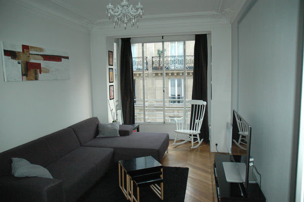 Welcome in the city of love! We are pleased to show you our comfortable, modern  Paris, France Modern and comfortable appartment Entire rental unit vacation rental 6983951